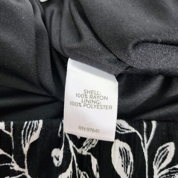 J. Jill Black and White Midi Skirt, A Line Sz XS Floral w Elastic Waist and Slit - Picture 12 of 13